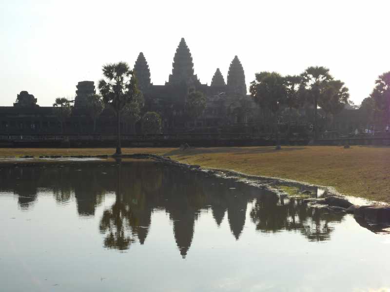 「アンコールの遺跡群」（カンボジア）